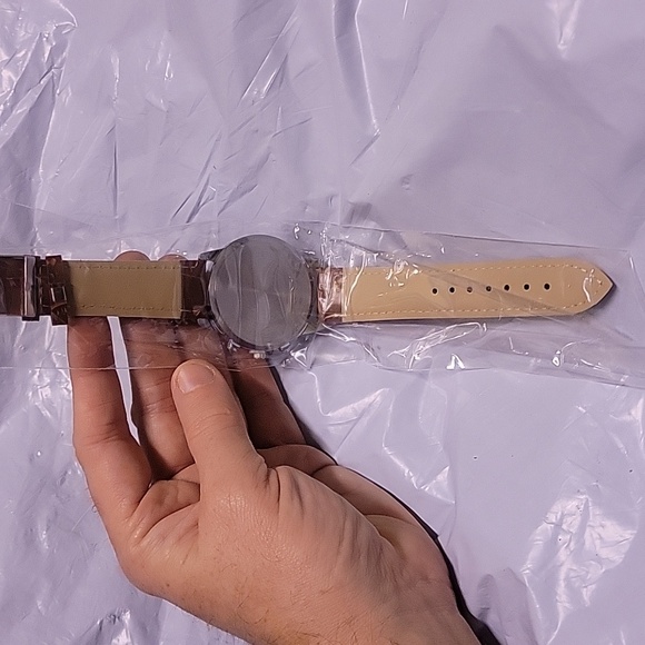 Geneva Brown Chronograph men's Leather Strap Watch. Never opened. NEW in Package - Picture 5 of 5